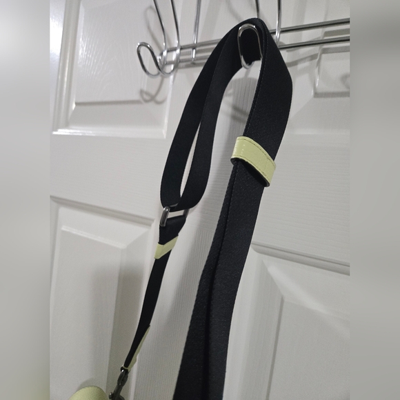 Coach Turner Leather Flap Crossbody Bag in Pale Lime Green Like New - Picture 10 of 12